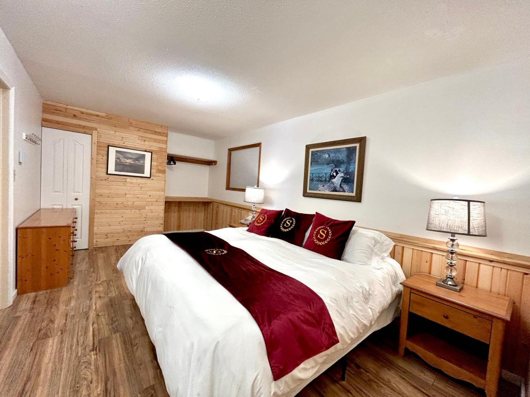 Shangrila Waterfront Vacation Home Bedwell Harbour Exterior photo